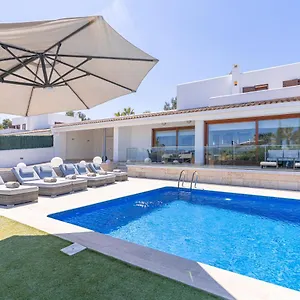 https://beautiful-villa-bohemia-ibiza.balearic-islands.net