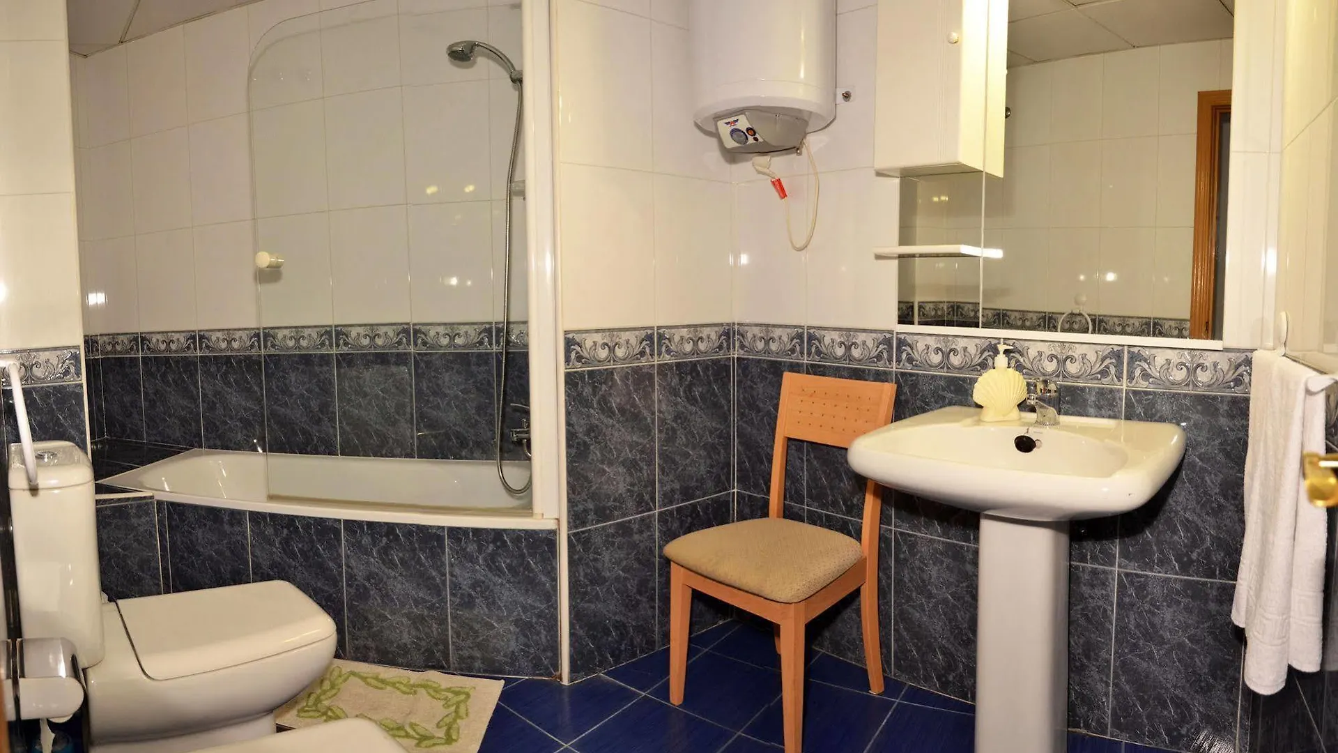 Apartamentos Sevilla Apartment